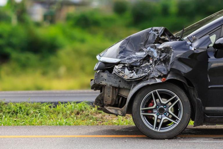 Faut-il remplacer un élément de carrosserie après un choc à Cernay ?